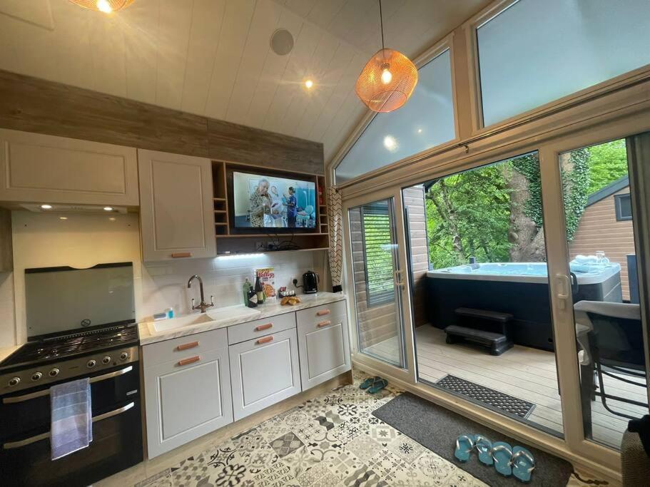 Holiday home P74 - Riverside Family Pod With Hot Tub Bethesda