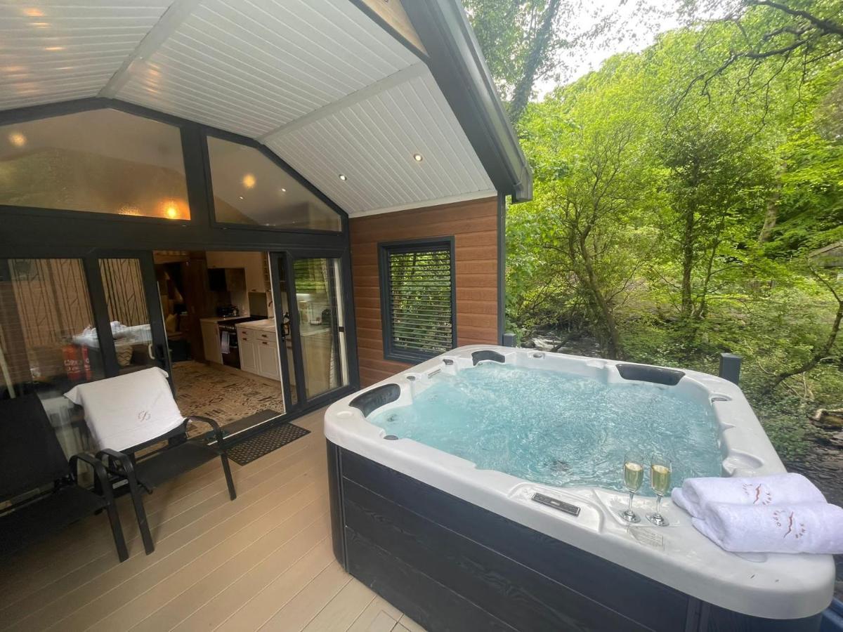P74 - Riverside Family Pod With Hot Tub Ferienhaus Bethesda